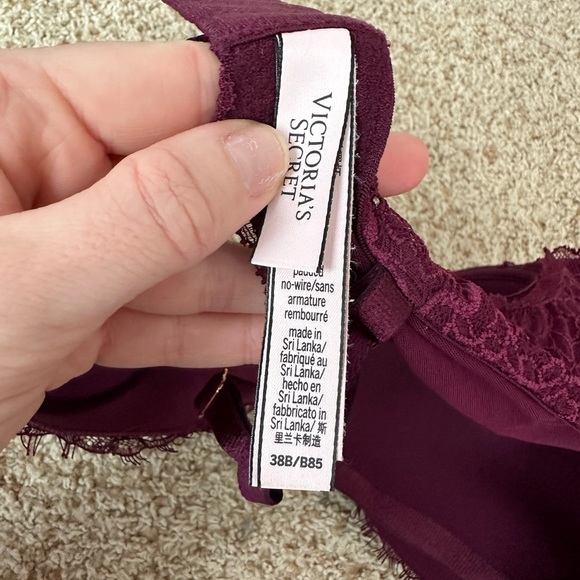 Like new dark purple bra from VS - Picture 2 of 3